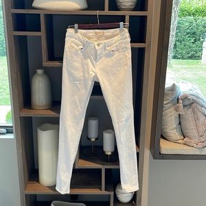 📍UNIQLO white skinny jeans📍